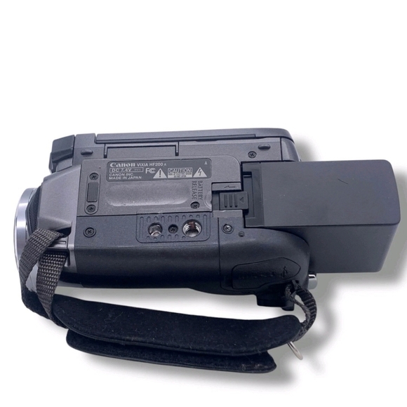 Canon VIXIA HF R200 Full HD 1080p AVCHD Camcorder Turns On NO SCREEN New Battery - Picture 9 of 16